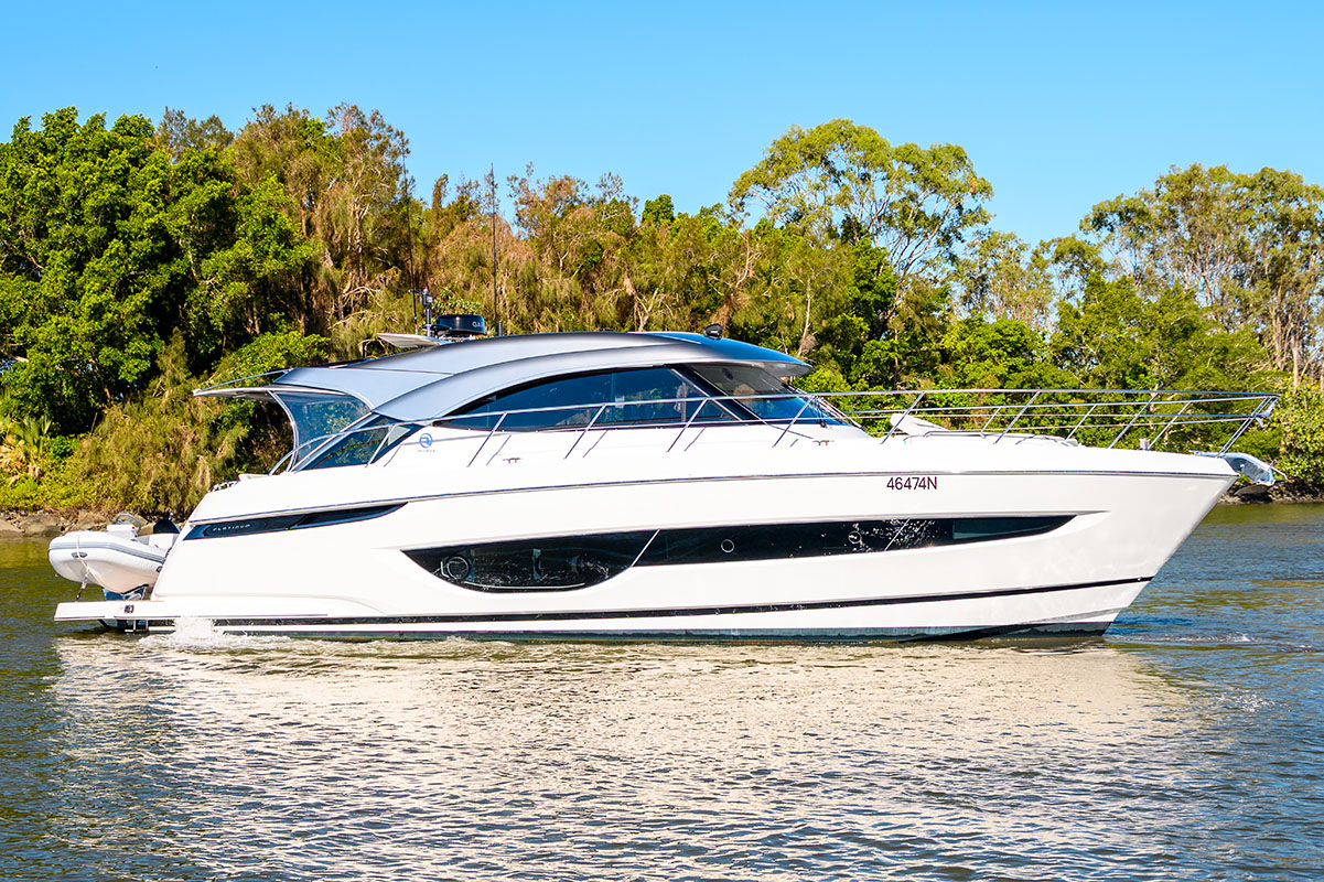 Riviera 4600 Sport Yacht — Platinum Edition